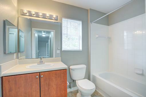 Bathroom with a Bathtub at PALMETTO RIDGE Apartments, Florida