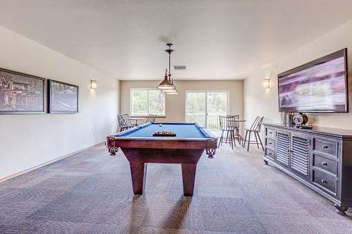 Game room at VINTAGE AT ARLINGTON, Washington
