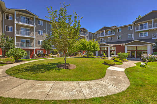 Courtyard at VINTAGE AT HOLLY VILLAGE SENIORS Apartments, Washington, 98204