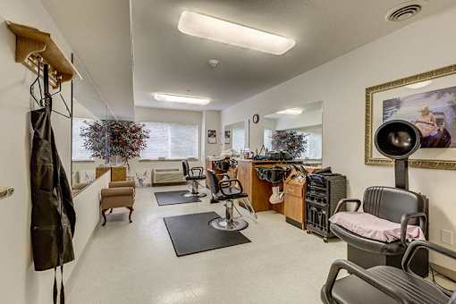 Salon at VINTAGE AT MOUNT VERNON Apartments, Mt. Vernon, 98273
