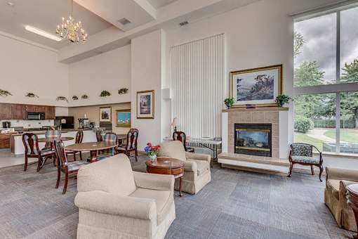 Social Room with Fireplace at VINTAGE AT MOUNT VERNON Apartments, Mt. Vernon, 98273