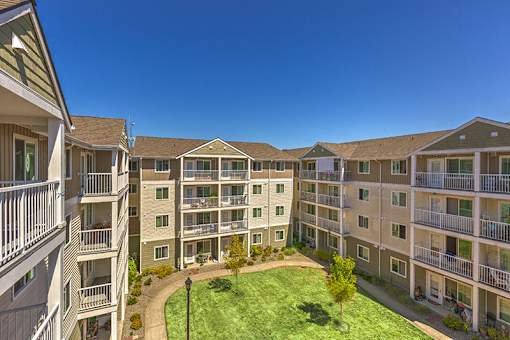 Community Buildings and Landscape at VINTAGE AT TACOMA, Washington, 98409