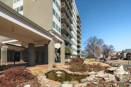 Exterior view of Idlewild 45 Apartments at 45 S Idlewild Street in Memphis TN showcasing high-rise design