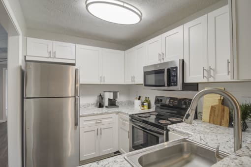 Place at Midway Douglasville GA apartment photo of gourmet kitchen