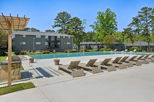 Pet-friendly Marietta apartments with large outdoor swimming pool and sun deck
