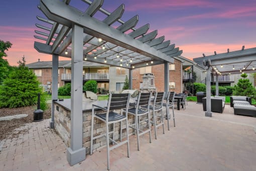 Apartments in Geneva, IL for Rent- Ashford at Geneva- grill and picnic area