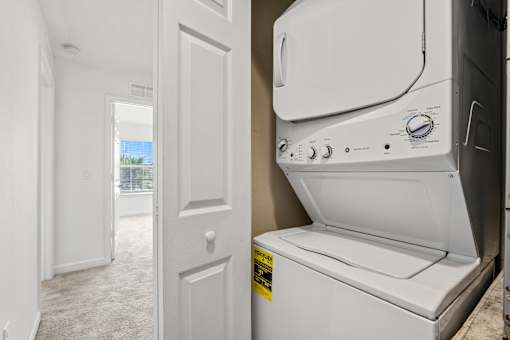 Kissimmee, FL Townhomes for Rent - Estates at Lake Cecile – Washer and Dryer in the unit