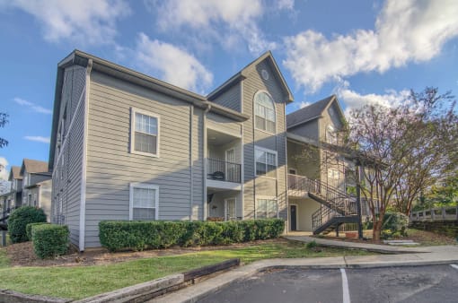 Twin Oaks Apartments in Hattiesburg Mississippi photo of community building