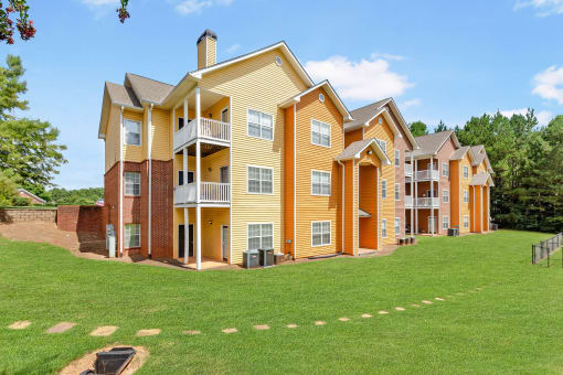 St. Ives Crossing apartments in Stockbridge Georgia photo of community building