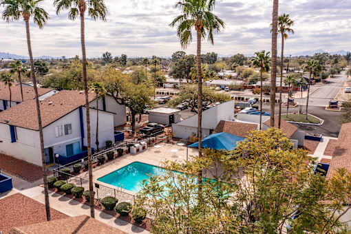 Apartments In Tucson, AZ 85716 for Rent – Midtown on Seneca – Photo of Swimming Pool Courtyard