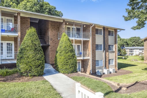 Grand Arbor Reserve apartments in Raleigh North Carolina photo of community building