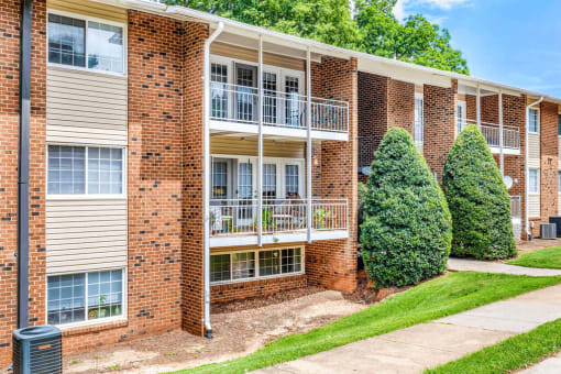 Grand Arbor Reserve apartments in Raleigh North Carolina photo of community building