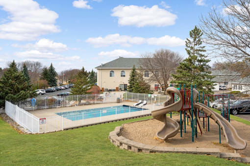 Burnsville, MN Townhomes – Summit Townhomes - resort style pool and playground