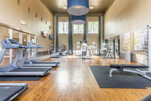 Pet-Friendly Apartments in Houston, TX – Gramercy Park – Photo of fitness center