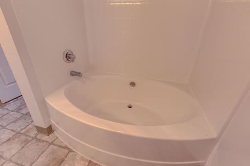Gorgeous Roman Soaking Tub at Valley Springs Apartments