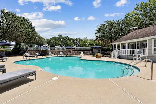 Resort-style pool at Southwinds Point in Stockbridge, GA