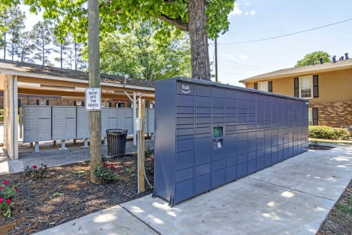 Amazon HUB lockers