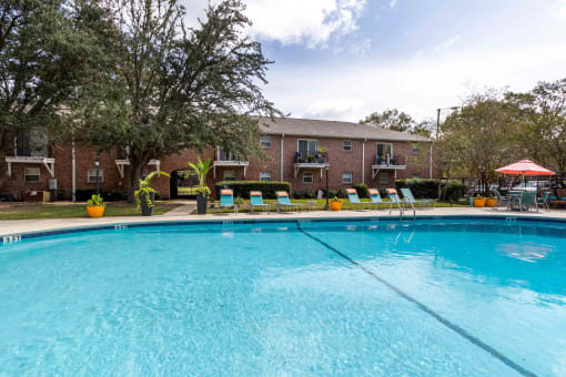 The Jaunt Apartments in Charleston South Carolina photo of a resort-style pool