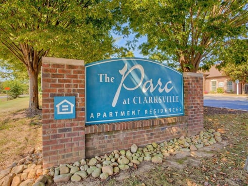 Apartments in Clarksville, TN for Rent - Parc at Clarksville - Monument Sign