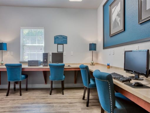 Apartments in Clarksville, TN for Rent - Parc at Clarksville - Clubhouse with business center with computers