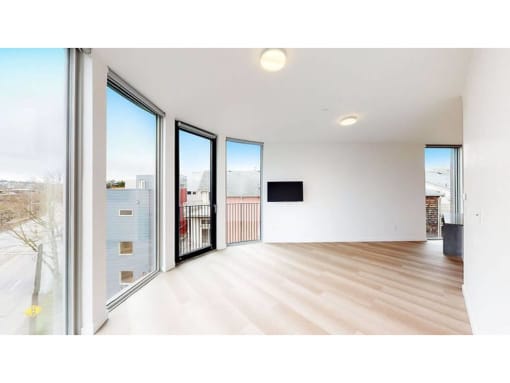 Living room with mounted tv