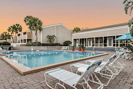 pool and sun deck at Woodlake Villas in Conway Orlando
