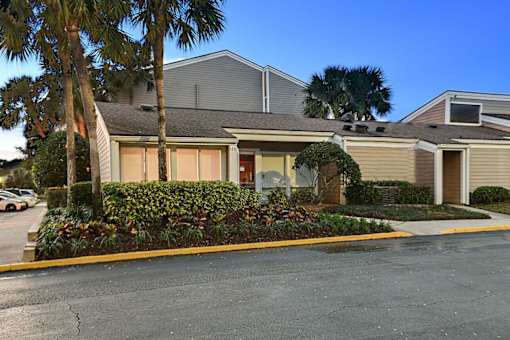 community exterior at Woodlake Villas apartments near Downtown Orlando