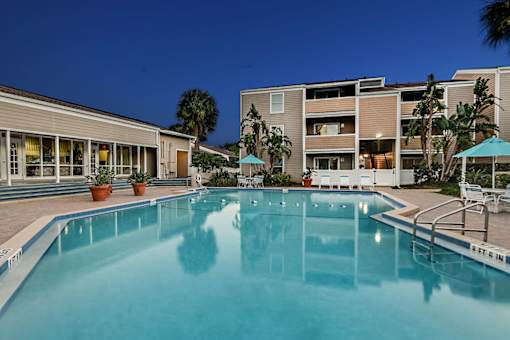 swimming pool at Woodlake Villas apartments in Orlando FL