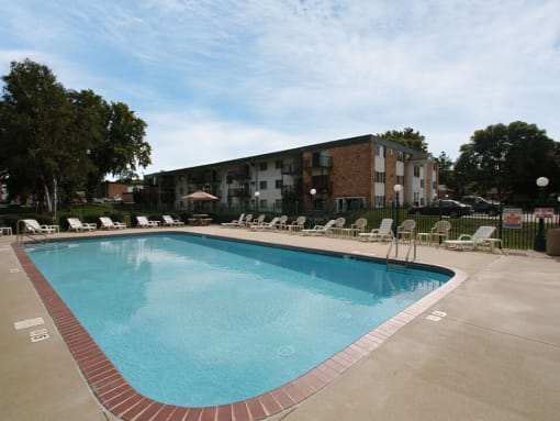 swimming pool at Heritage Manor Apartments