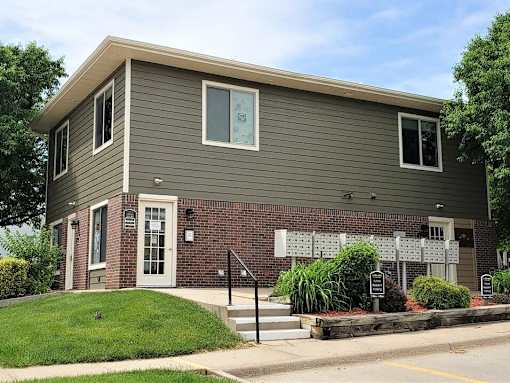 Hampton at Coral Ridge apartments in Coralville IA