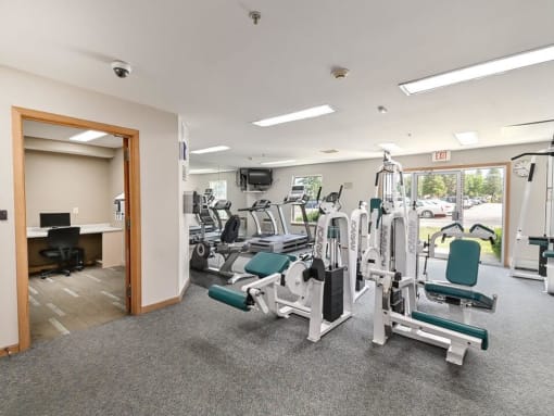 fitness center at NEw Fountains apartments