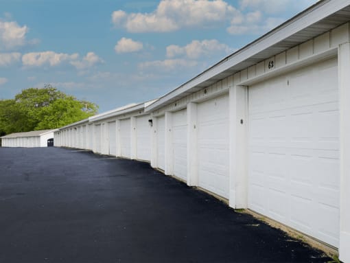 Garages at Crown Pointe Apartments
