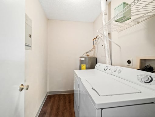 Apartment with Washer/Dryer