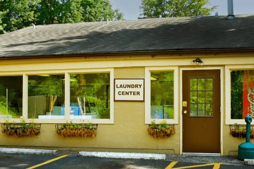 apartment laundry center in South St. Louis