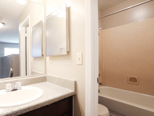 spacious bathrooms at Jackson TN apts