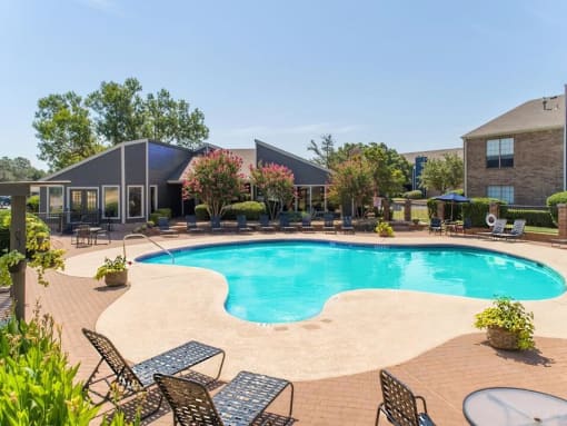 swimming pool at Mill Creek Apartments