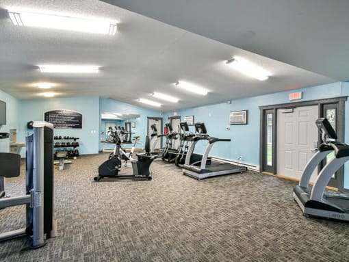 fitness center at River's Edge apartments