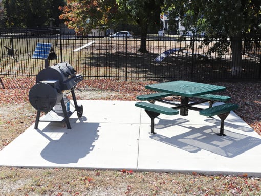 on-site community grilling and picnic area