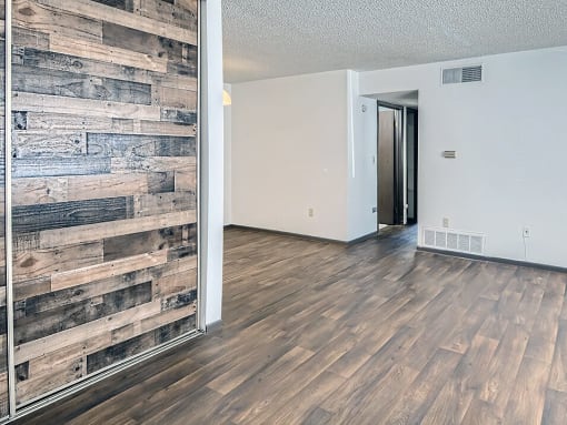 wood style flooring at country green apartments