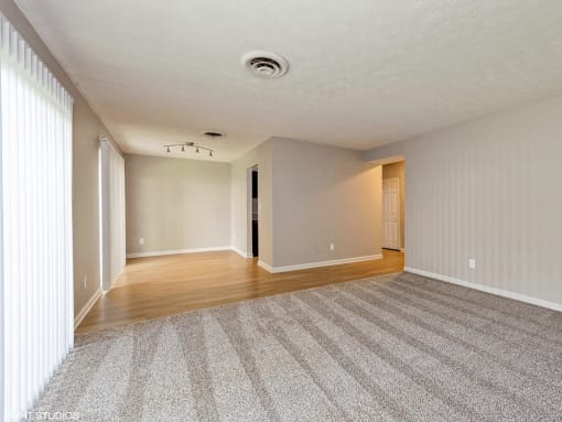 apartment living room in Hamilton, Ohio