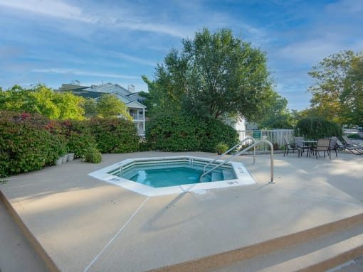 outdoor spa at Drakes Pond Apartment