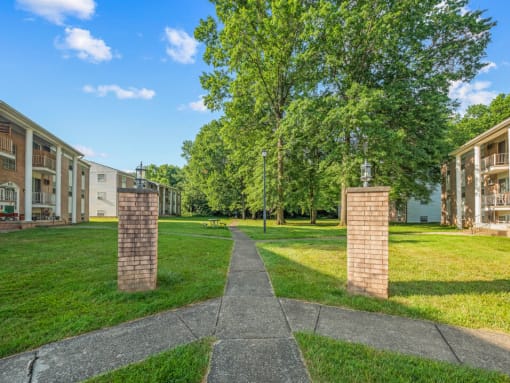 apartments with Community Courtyard