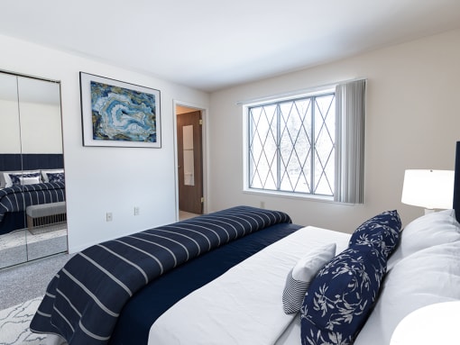 Spacious bedroom with window at fox hill glen