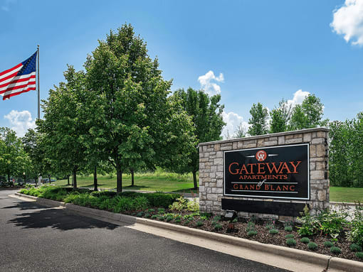 Welcome sign at Gateway of Grand Blanc Apartments