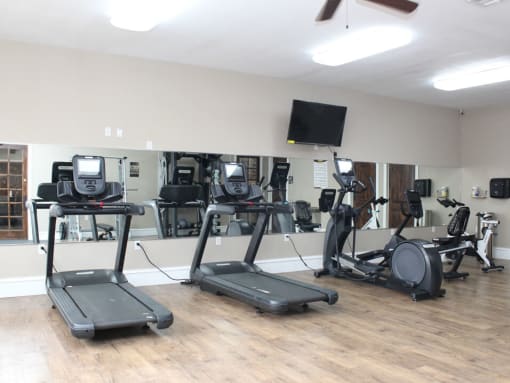apartment gym at homestead apartments