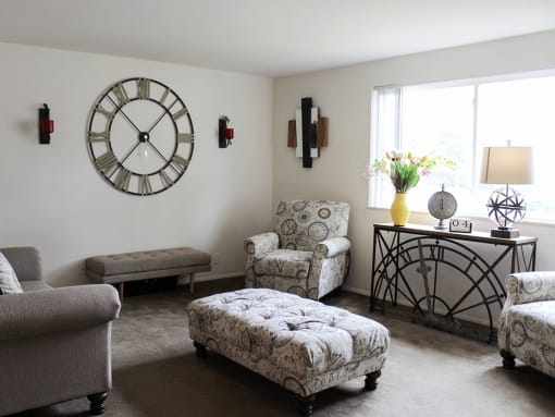 a living room in St Ann, MO