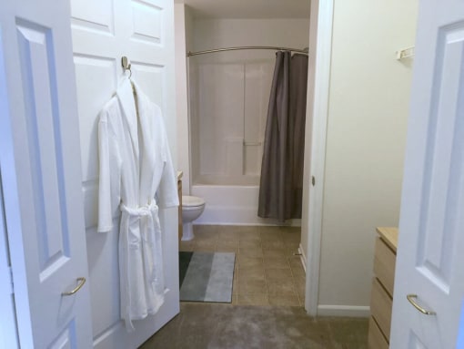 large bathrooms at Fenton MI apartments