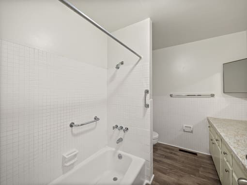 Large Full Bathroom at miller west apartments