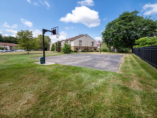 basketball court at Northlake Village