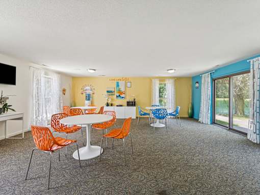 A seating are at the northlake village community clubhouse